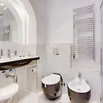 بيت ضيافة Queen Palace روما