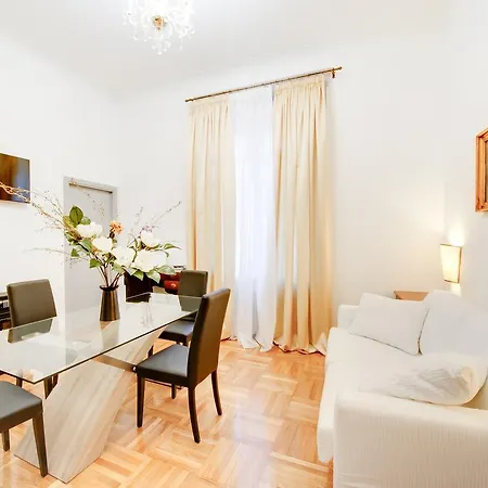 Casa de hóspedes Queen Palace 4*
