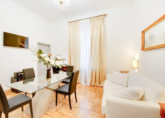 Casa de hóspedes Queen Palace 4*