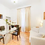 Pensión Queen Palace 4*